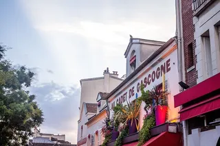 法国巴黎蒙马特，餐厅，建筑，建筑外观，建筑结构，天空