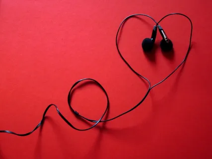 黑色、有线、耳机、红色、表面、耳机、音频、歌曲 黑色、有线、耳机、红色、表面、耳机、音频、歌曲
