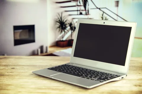 翻转、macbook air、笔记本电脑、复古、公寓、餐桌、木材、实验室 翻转、macbook air、笔记本电脑、复古、公寓、餐桌、木材、实验室