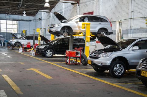 车间、车辆、维修、运输方式、运输、机动车、汽车、行业