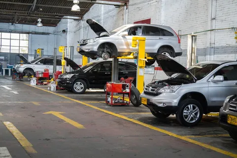 车间、车辆、维修、运输方式、运输、机动车、汽车、行业