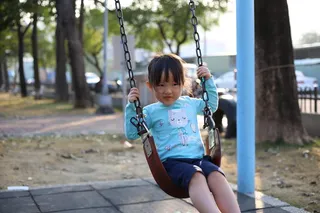 儿童、户外、快乐、女孩、生活方式、快乐、秋千、操场