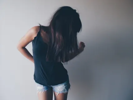 女式黑色无袖衬衫