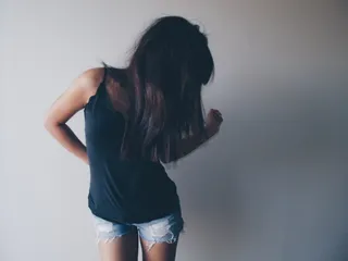 女式黑色无袖衬衫