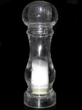 盐瓶，玻璃，反射，黑色，黑色，黑色背景，无人，室内