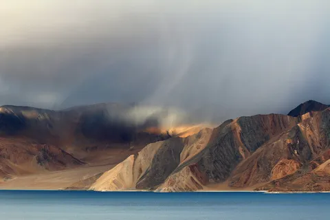 贫瘠的,云,日光,雾,湖,风景,雾,山 贫瘠的,云,日光,雾,湖,风景,雾,山