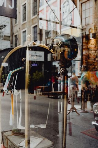 葡萄牙里斯本LX工厂创意区的时髦咖啡馆、设计工作室和商店