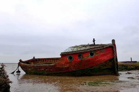 船,钓鱼,沉船,搁浅,船,捕鱼,红色,废弃,渔船 船,钓鱼,沉船,搁浅,船,捕鱼,红色,废弃,渔船