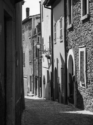 混凝土建筑灰度摄影