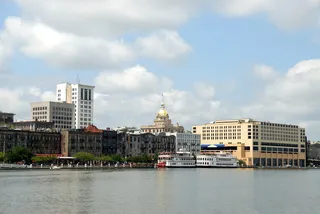 佐治亚州萨凡纳，佐治亚州，美国，河边，佐治亚州萨凡纳，美国，河流，城市景观