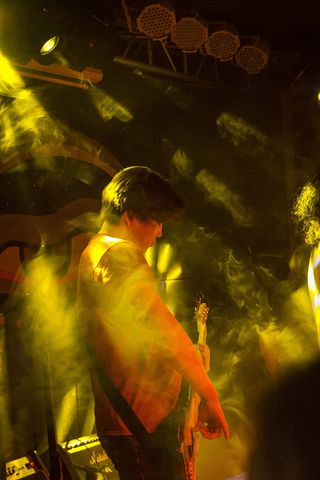 蒙古，乌兰巴托，夜晚，艺术文化和娱乐，男人，表演，真人，照明