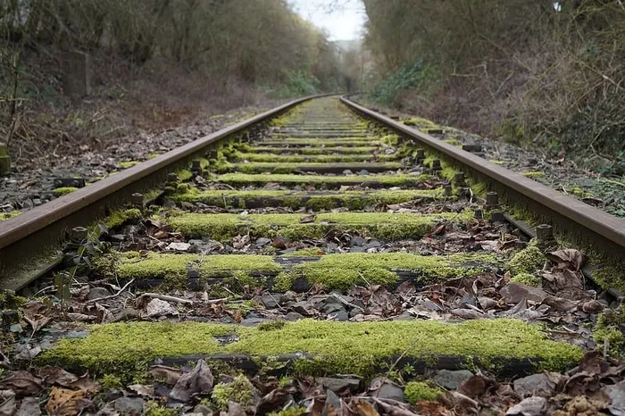 铁路运输，铁路轨道，轨道，方向，前进的道路，运输，工厂，递减视角