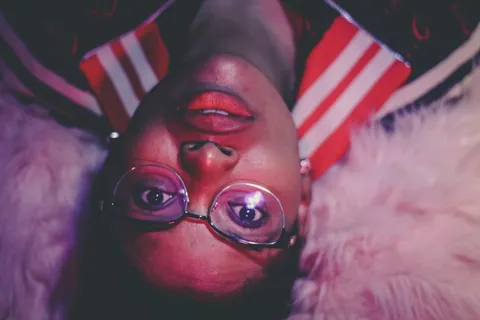 配件，眼镜，配件，服装，服饰，人，人，符号