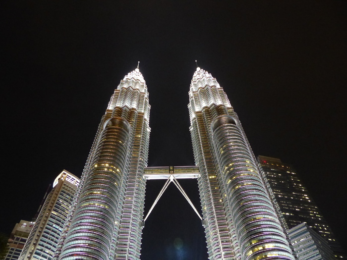 建筑，建筑，城市，城市景观，夜晚，立面，照明，地标