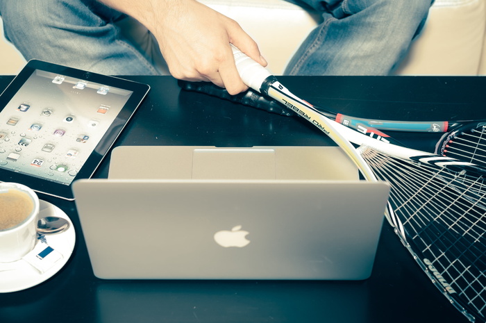 人，手持，白色，网球拍，旁边，macbook，壁球，运动