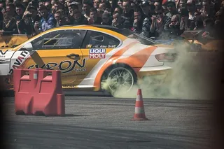 调谐世界，汽车，漂流，砂砾，烟雾，交通，交通方式，真实的人