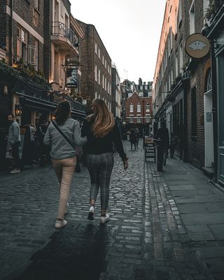 道路，人行道，人，人，行人，人行道，人行道，服装