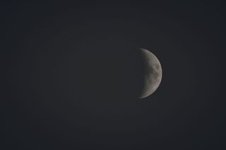 新月照片