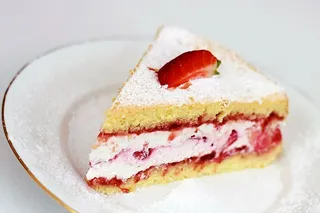 香草蛋糕切片，糖果，蛋糕，食品，草莓蛋糕，蛋糕切片，草莓，甜点