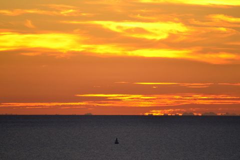 天空、云朵、日出、大海、西班牙、红色、自然、风景