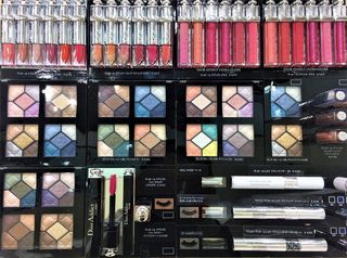 化妆品，睫毛膏，眼影，眼线笔，眉笔，克里斯汀·迪奥，部门，展示