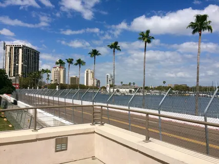 圣彼得堡, F1 赛车, 汽车, 树, 云, 比赛, 天空, 公式