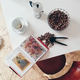 坚果和咖啡在家