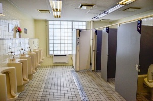 停车场的日本厕所风格