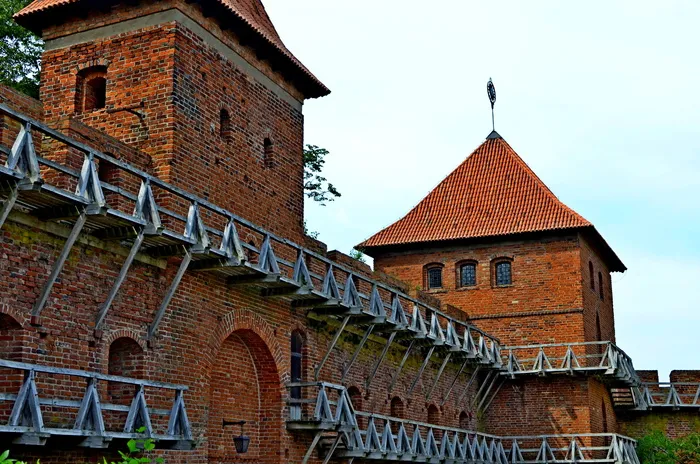 frombork，墙，长方形会堂，建筑，建筑结构，建筑外观，建筑，天空