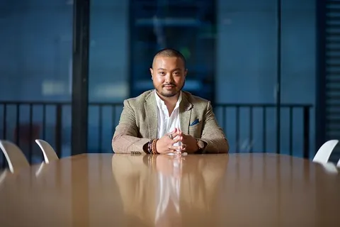 商务、人员、会议室、男士、男士、男士、会议、办公桌、办公室