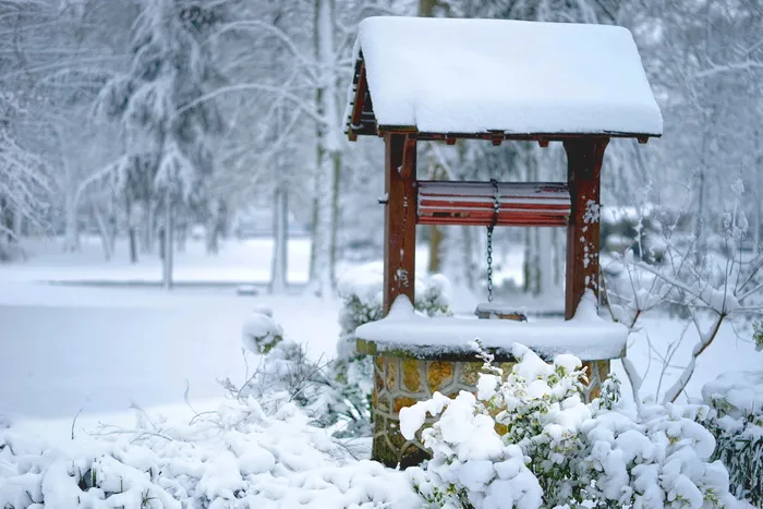 雪，冬天，霜冻，寒冷，冰冻，井，以前的井，滑轮