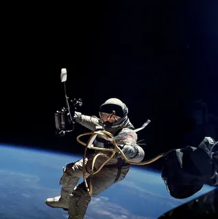 白色,黑色,宇航服,太空,nasa,宇航员,宇航服,背包 白色,黑色,宇航服,太空,nasa,宇航员,宇航服,背包