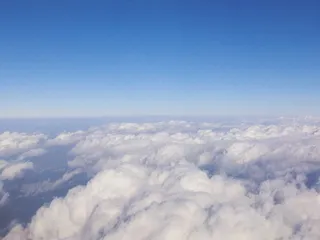 在天空中，天空，自然，云，云-天空，风景-自然，自然之美，宁静
