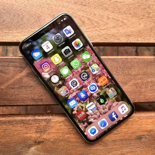 苹果、iphone、iphone x、手机、主屏幕、应用程序、桌子、木质材料