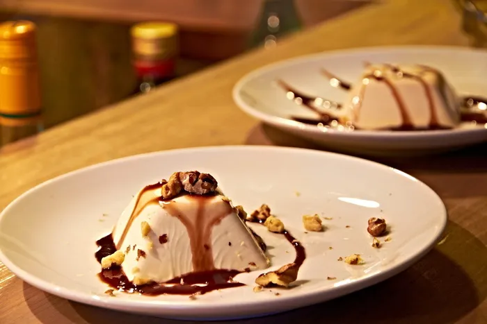 特写、摄影、甜点、盘子、桌子、甜点、pannacotta、mascarpone