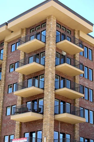 建筑、室外、室外、建筑、城市、商业、室外、天空