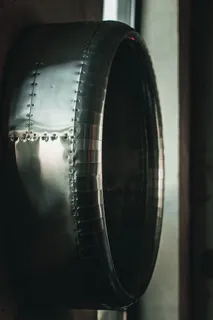 镜子、轮胎、氛围、工作场所、开放空间、fabrika、chill、第比利斯