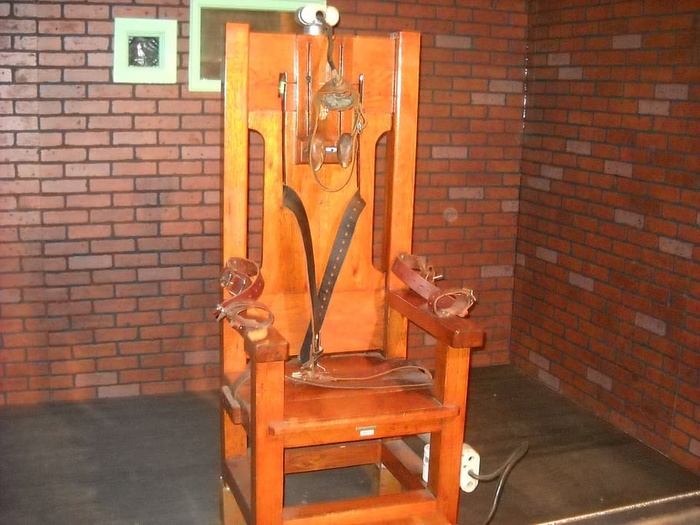 棕色木扶手椅、电椅、死囚牢房、死刑、犯罪、死亡、电动、资本