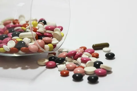 各种颜色的药物胶囊,药物,治疗,片剂,药房,医疗,疾病,生病 各种颜色的药物胶囊,药物,治疗,片剂,药房,医疗,疾病,生病