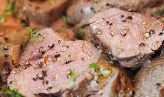 食品摄影,牛肉菜,牛肉片,烤,中熟,小牛肉,牛,餐饮 食品摄影,牛肉菜,牛肉片,烤,中熟,小牛肉,牛,餐饮