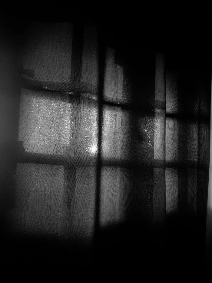 家居装饰，墙壁，6 rue des pyrénées，法国，saint-pierre-lès-nemours，照明，窗户，窗帘