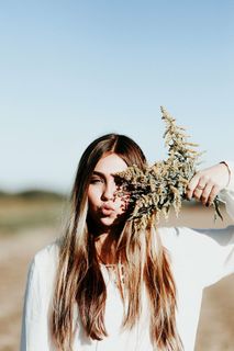 女人，抱着，花束，撅嘴，人，女孩，模特，美女