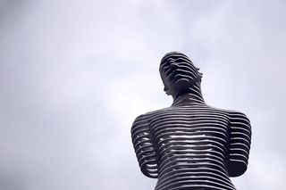 天空，人，纪念碑，云，人，剪影，在夏天，低角度观看