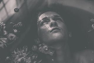 灰度摄影人物、身体、水、人物、女人、浴缸、浴缸、黑白