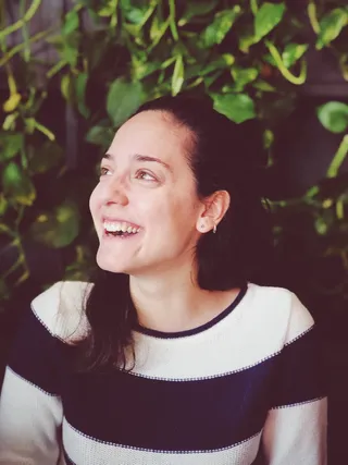 女性，肖像，微笑，大笑，微笑，真人，一个人，牙齿微笑