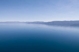 海滩、黎明、日光、雾、雾、山、海洋、户外