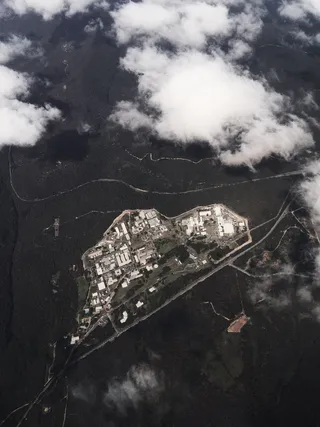 飞机，飞机，视图，顶部，窗座，云，城镇，烟雾-物理结构