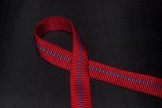 软管带，吊索，红色，室内，无人，图案，特写，条纹