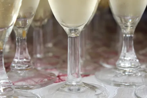 香槟,玻璃杯,香槟玻璃杯,玻璃杯,酒杯,酒杯,食品和饮料,香槟长笛 香槟,玻璃杯,香槟玻璃杯,玻璃杯,酒杯,酒杯,食品和饮料,香槟长笛