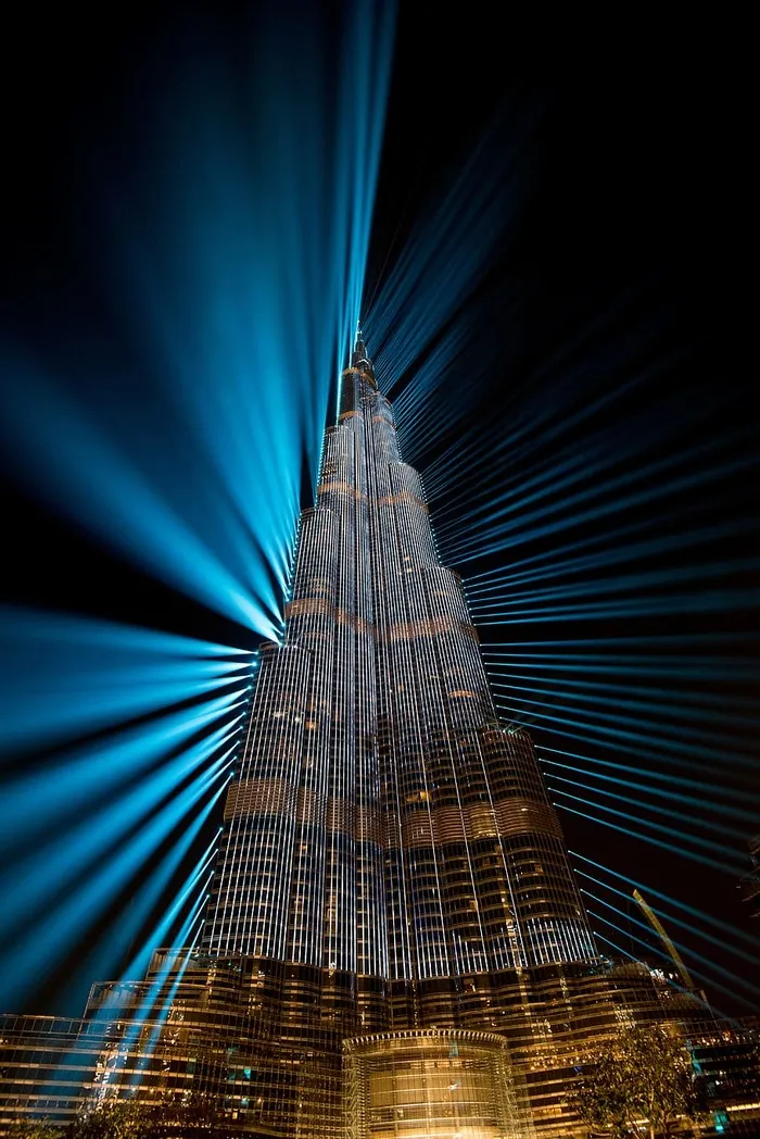 地标建筑的全景图